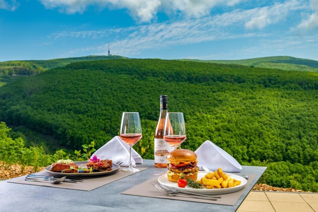 Hotel Ozon & Luxury Villas Mátraháza Екстериор снимка